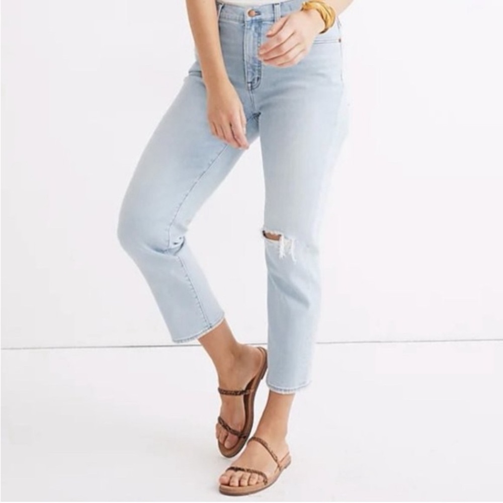 Madewell Mid-Rise Classic Straight Jeans in Wellingford Wash: Knee-Rip Edition